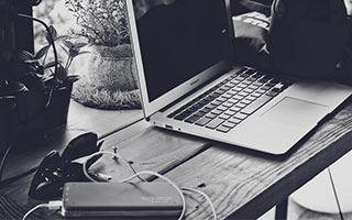 主力球员红牌缺阵是否会影响整支球队防守体系，红牌下场 球队就10个人吗